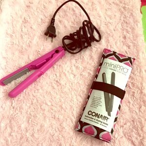 Conair 1/2 in Cerámica Flat Iron